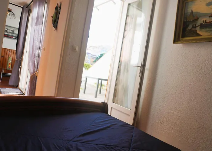 بيت للعطل Chez Loulou Clim Terrasse Parking *