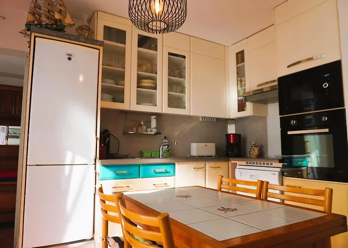 بيت للعطل Chez Loulou Clim Terrasse Parking *