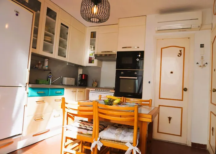 بيت للعطل Chez Loulou Clim Terrasse Parking *